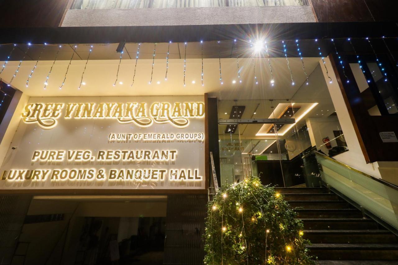 Oyo Townhouse 785 Sree Vinayaka Grand Hotel Anantapur Exterior photo