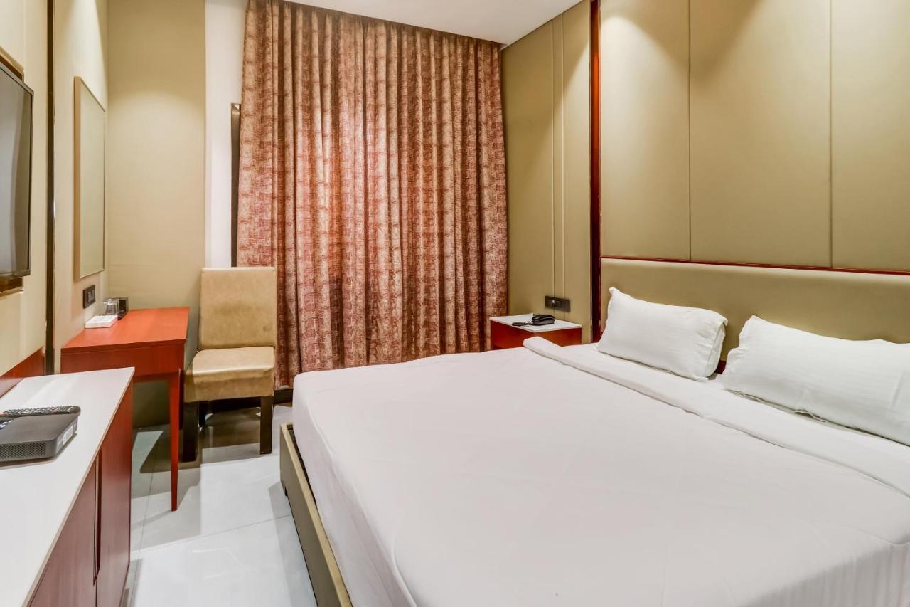 Oyo Townhouse 785 Sree Vinayaka Grand Hotel Anantapur Exterior photo