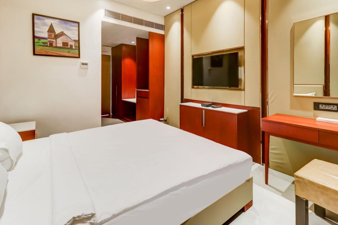 Oyo Townhouse 785 Sree Vinayaka Grand Hotel Anantapur Exterior photo