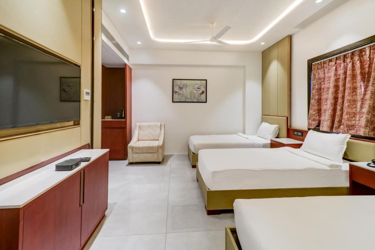 Oyo Townhouse 785 Sree Vinayaka Grand Hotel Anantapur Exterior photo