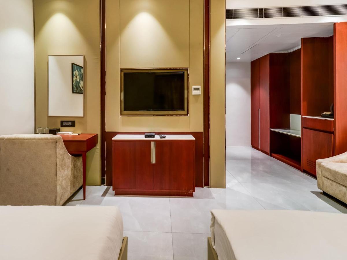 Oyo Townhouse 785 Sree Vinayaka Grand Hotel Anantapur Exterior photo